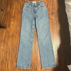 A&F ‘90s High Rise Relaxed Jean